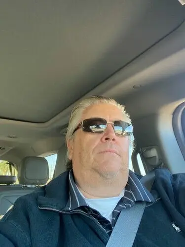 goofy_tall_guy Profile image 1